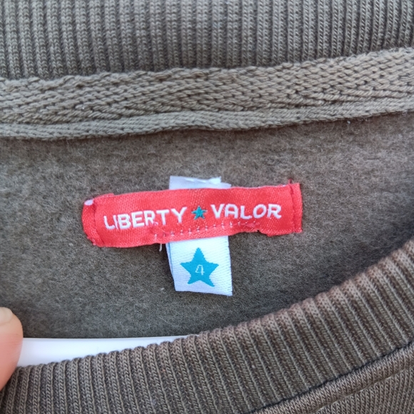 Layered set size 4 kids mountain explorer theme t shirt and sweat shirt NWT - Picture 2 of 8